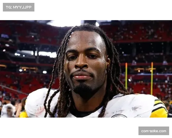 闪电跑卫哈里斯眼部伤势可能影响其训练营备战计划 闪电跑卫哈里斯眼部伤势可能影响其训练营备战计划