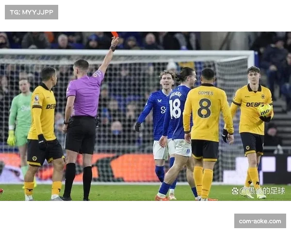 美因茨门将禁区外犯规VAR介入 直接红牌改变比赛平衡 美因茨门将禁区外犯规VAR介入 直接红牌改变比赛平衡