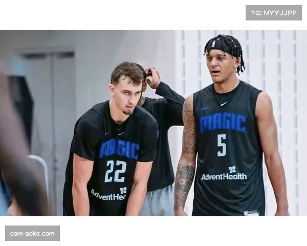 小瓦格纳12+7+4抢断全面发挥，魔术锋线防守覆盖面积广